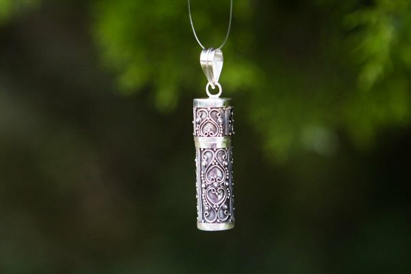 Cremation Jewellery and Keepsakes