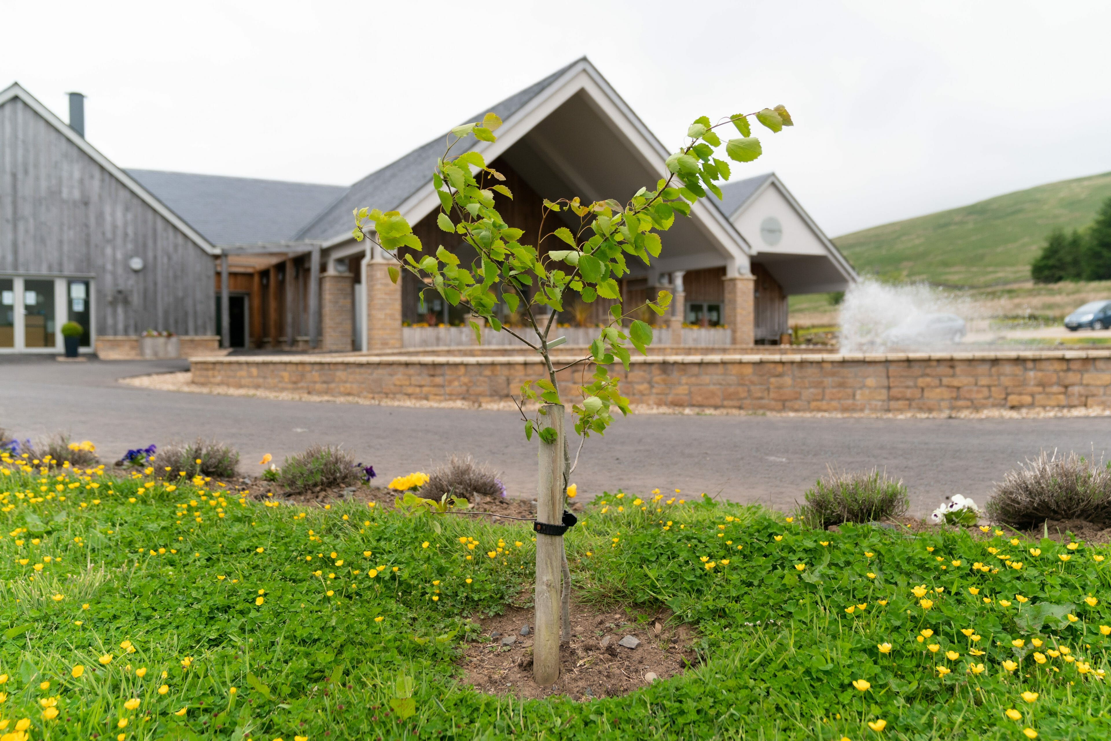 Clyde Coast & Garnock Valley Crematorium donate £15000 to Ayrshire Hospice